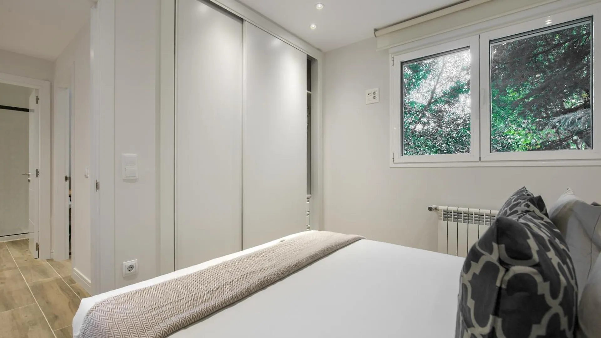 Dobo Madrid Pinar Aptos Temporales 0*,